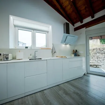 Spacious Renovated House In * Cabezon De La Sal