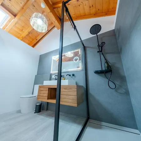 Spacious Renovated House In * Cabezon De La Sal