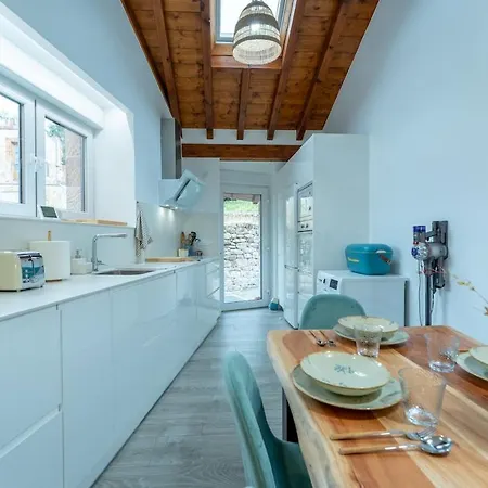 Spacious Renovated House In Apartment Cabezon De La Sal