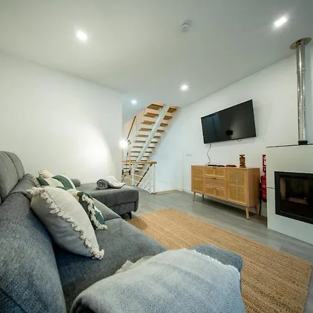 Apartment Spacious Renovated House In